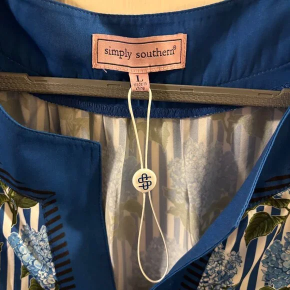 Simply Southern Women's Hydrangea Flower Striped Blue Dress ~ NWOT ~ Lg ~ Spring - Picture 4 of 8